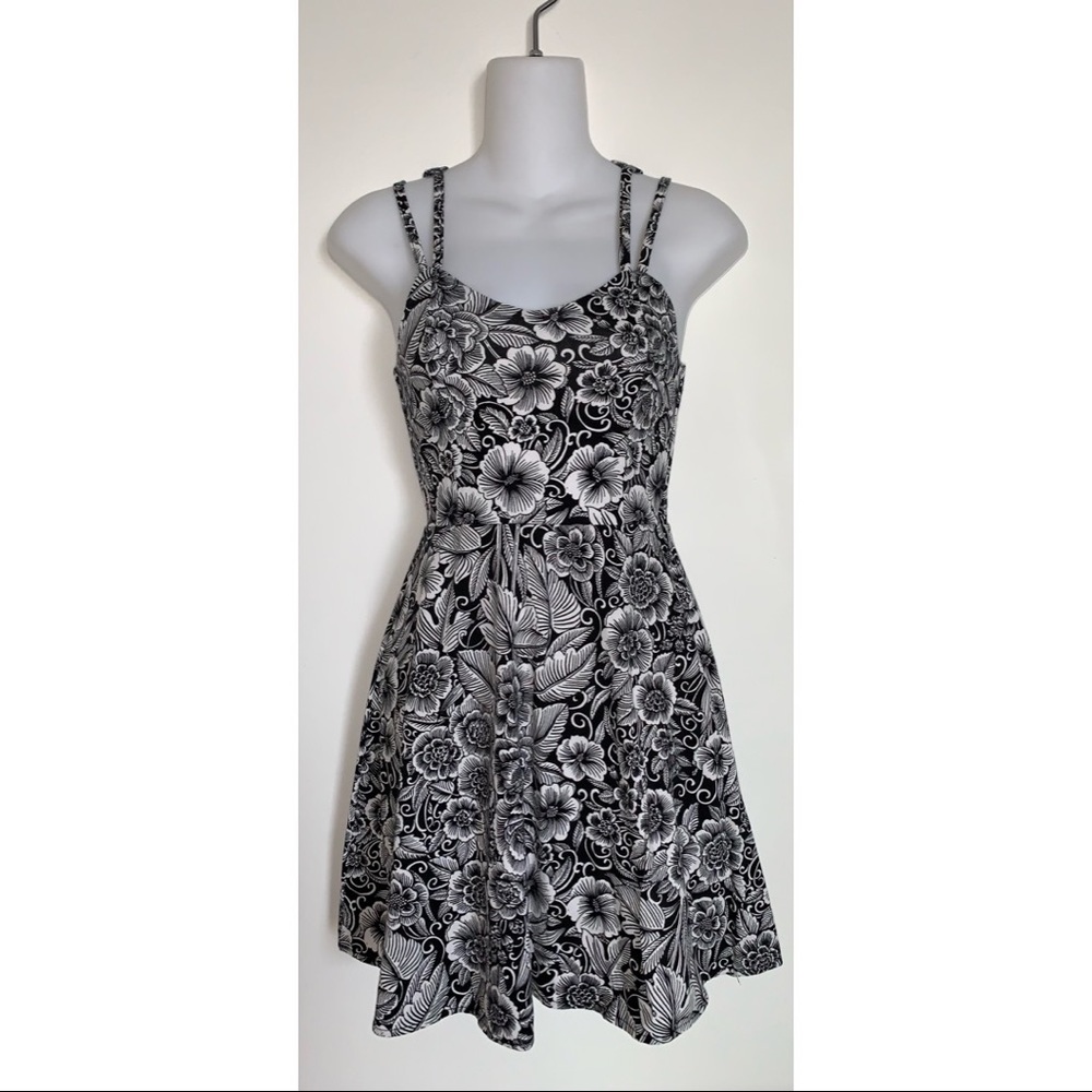 Aeropostale | Black and White Floral Dress with Criss Cross Straps Size Medium